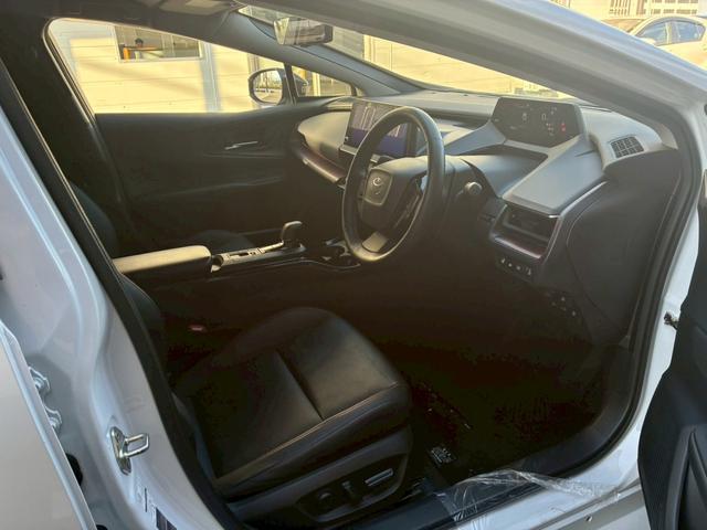 プリウス Z トヨタチームメイト デジタルインナーミラー パノラミックビューモニター シートヒータ/ベンチレーション フルセグTV  パワーバックドア パワーシート LEDヘッドライト 純正19インチアルミホイール(40枚目)