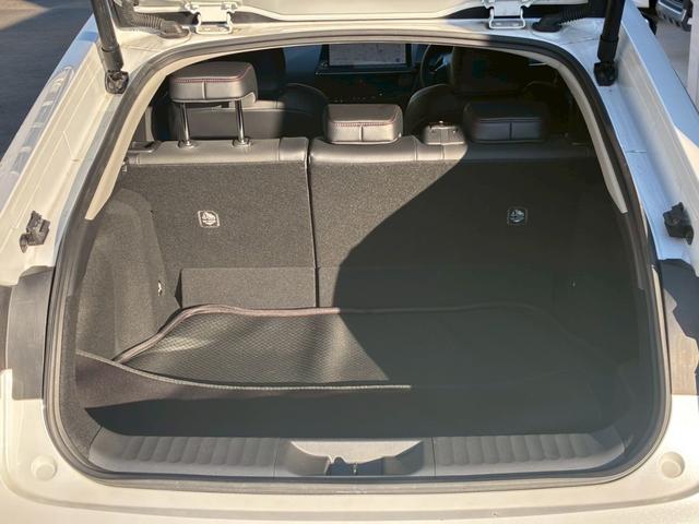 プリウス Z トヨタチームメイト デジタルインナーミラー パノラミックビューモニター シートヒータ/ベンチレーション フルセグTV  パワーバックドア パワーシート LEDヘッドライト 純正19インチアルミホイール(75枚目)