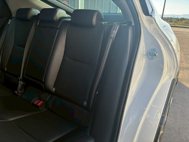 プリウス Z モデリスタエアロ(F/S/R) デジタルインナーミラー 12.3インチナビ ETC2.0  パノラミックビューモニター  純正19インチアルミホイール  トヨタセーフティセンス BSM シートヒーター(70枚目)