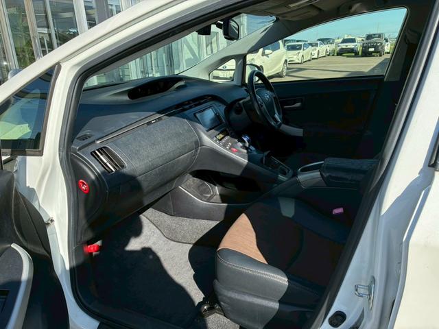 プリウス G ナビ バックモニター 茶黒シート 運転席電動シート ETC バイザー パワーウィンドウ 電動格納ドアミラー クルーズコントロール  スマートキー オートエアコン HIDヘッドライト Bluetooth(41枚目)