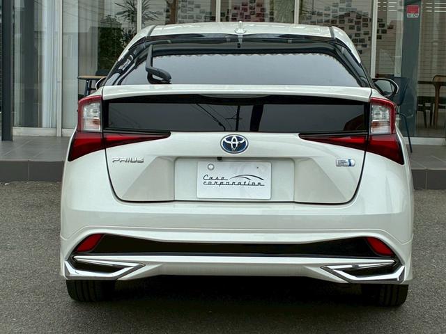 プリウス Ｓツーリングセレクション　７インチナビ　モデリスタエアロ（Ｆ．Ｓ．Ｒ）　シートヒーター　ベンチレーション　バックカメラ　純正１７インチＡＷ　ＬＥＤヘッドライト　　黒革シート　セーフティーセンス　スマートキー　Ｂｌｕｅｔｏｏｔｈ（8枚目）