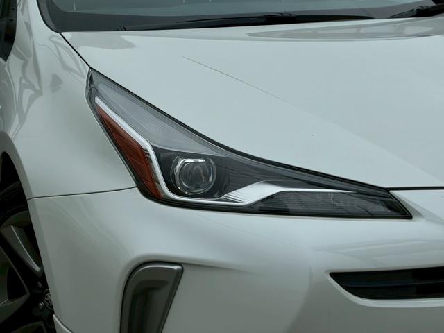 プリウス Ｓツーリングセレクション　７インチナビ　モデリスタエアロ（Ｆ．Ｓ．Ｒ）　シートヒーター　ベンチレーション　バックカメラ　純正１７インチＡＷ　ＬＥＤヘッドライト　　黒革シート　セーフティーセンス　スマートキー　Ｂｌｕｅｔｏｏｔｈ（14枚目）