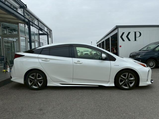 プリウス Ｓツーリングセレクション　７インチナビ　モデリスタエアロ（Ｆ．Ｓ．Ｒ）　シートヒーター　ベンチレーション　バックカメラ　純正１７インチＡＷ　ＬＥＤヘッドライト　　黒革シート　セーフティーセンス　スマートキー　Ｂｌｕｅｔｏｏｔｈ（22枚目）