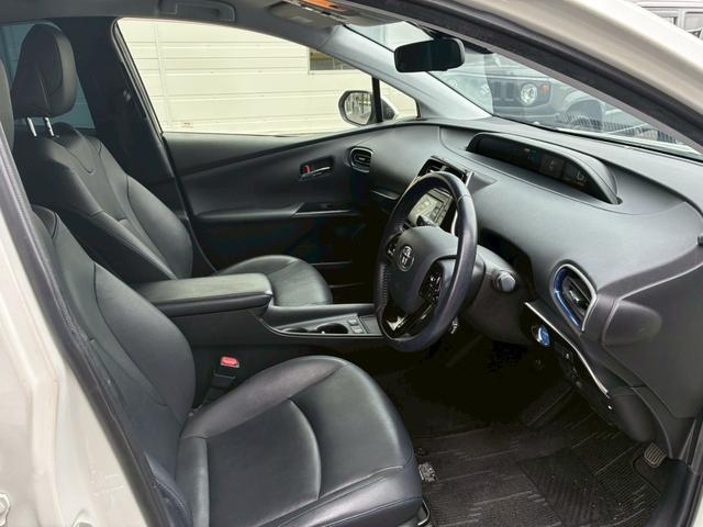 プリウス Ｓツーリングセレクション　７インチナビ　モデリスタエアロ（Ｆ．Ｓ．Ｒ）　シートヒーター　ベンチレーション　バックカメラ　純正１７インチＡＷ　ＬＥＤヘッドライト　　黒革シート　セーフティーセンス　スマートキー　Ｂｌｕｅｔｏｏｔｈ（40枚目）