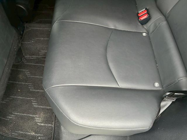 プリウス Ｓツーリングセレクション　７インチナビ　モデリスタエアロ（Ｆ．Ｓ．Ｒ）　シートヒーター　ベンチレーション　バックカメラ　純正１７インチＡＷ　ＬＥＤヘッドライト　　黒革シート　セーフティーセンス　スマートキー　Ｂｌｕｅｔｏｏｔｈ（69枚目）