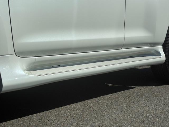 ランドクルーザープラド TX Lパッケージ マットブラックエディション サンルーフ ハーフレザーシート 純正19インチAW プリクラッシュセーフティ パノラミックビューモニター シートヒーター レーダークルーズコントロール  パワーバックドア レーンディパーチャーアラート(16枚目)