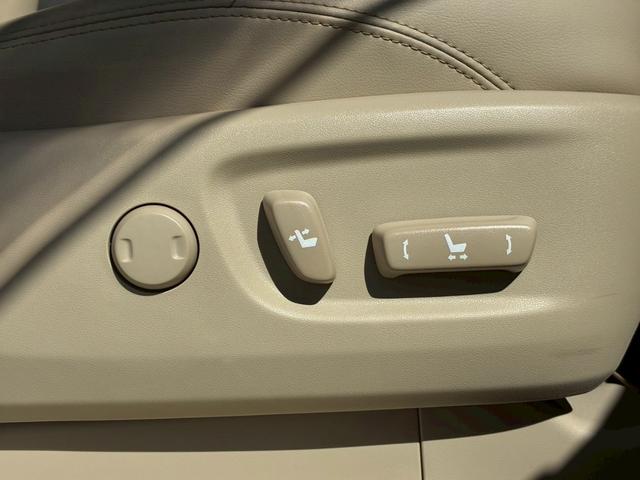 ランドクルーザープラド TX Lパッケージ マットブラックエディション サンルーフ ハーフレザーシート 純正19インチAW プリクラッシュセーフティ パノラミックビューモニター シートヒーター レーダークルーズコントロール  パワーバックドア レーンディパーチャーアラート(62枚目)