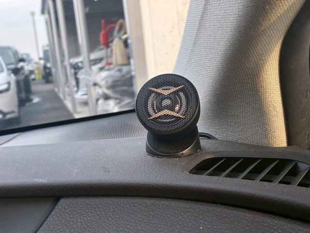 プリウス Sツーリングセレクション 純正ナビ モデリスタエアロ(F/S/R) バックカメラ セーフティセンス ブラックレザーシート シートヒーター レーダークルーズコントロール LEDヘッドライト 純正17インチアルミホイール ETC(7枚目)