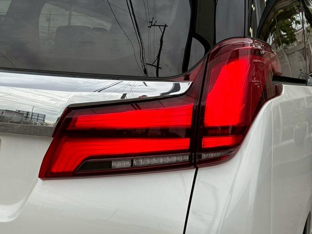 アルファード 2.5S Cパッケージ ツインムーンルーフ TRDエアロ(F/S/R) デジタルインナーミラー 純正ディスプレイオーディオ フリップダウンモニター 3眼LEDヘッドライト シーケンシャルウインカー シートヒータークーラー(31枚目)