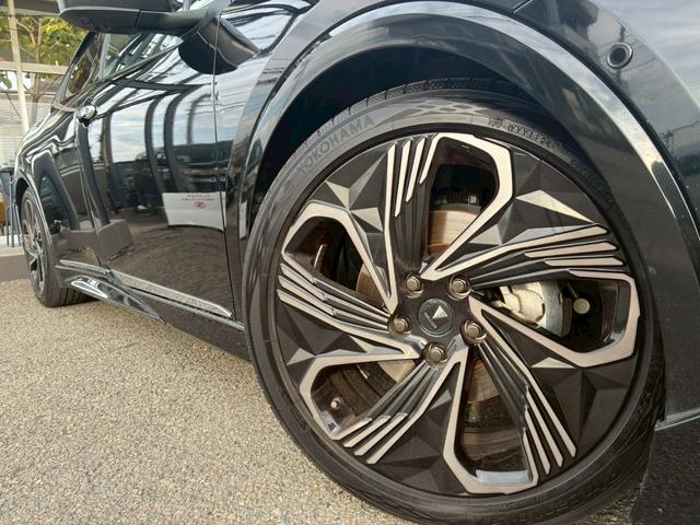 プリウス Ｚ　純正１２．３ディスプレイオーディオ＋ナビ　モデリスタエアロ（Ｆ／Ｓ／Ｒ）　モデリスタアルミホイール　　デジタルインナーミラー　パノラミックビューモニター　　トヨタチームメイト　シートヒーター・クーラー（5枚目）