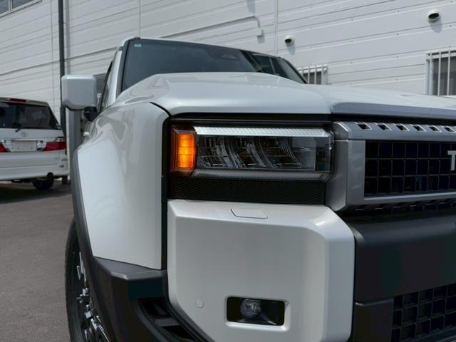 ランドクルーザー250 VX サンルーフ JBLサウンドシステム トヨタチームメイト デジタルインナーミラー パノラミックビューモニター 7人乗り 黒革シート レーダークルーズコントロール BSM 18インチAW シートヒーター(17枚目)