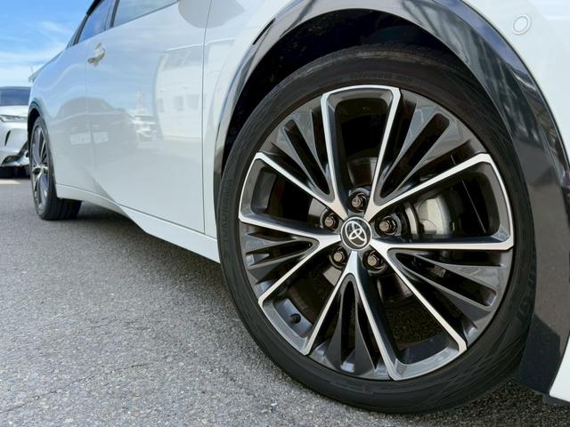 プリウス Z パノラマルーフ デジタルインナーミラー パノラミックビューモニター ブラインドスポットモニター ステアリングヒーター シートヒーター シートヒーター ワイヤレス充電 パワーバックドア パワーシート(14枚目)