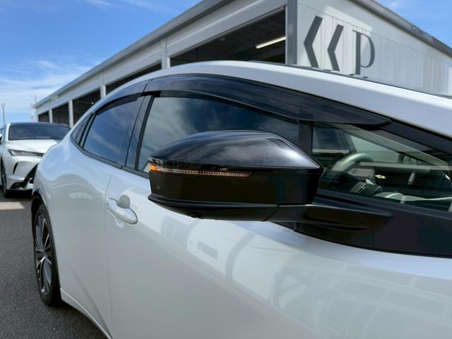 プリウス Z パノラマルーフ デジタルインナーミラー パノラミックビューモニター ブラインドスポットモニター ステアリングヒーター シートヒーター シートヒーター ワイヤレス充電 パワーバックドア パワーシート(19枚目)