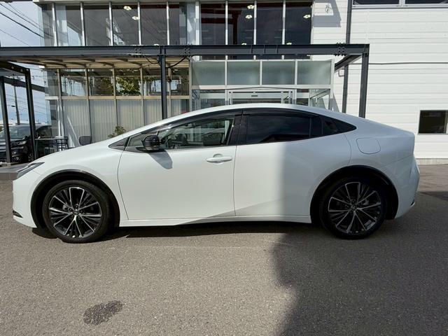 プリウス Z パノラマルーフ デジタルインナーミラー パノラミックビューモニター ブラインドスポットモニター ステアリングヒーター シートヒーター シートヒーター ワイヤレス充電 パワーバックドア パワーシート(34枚目)