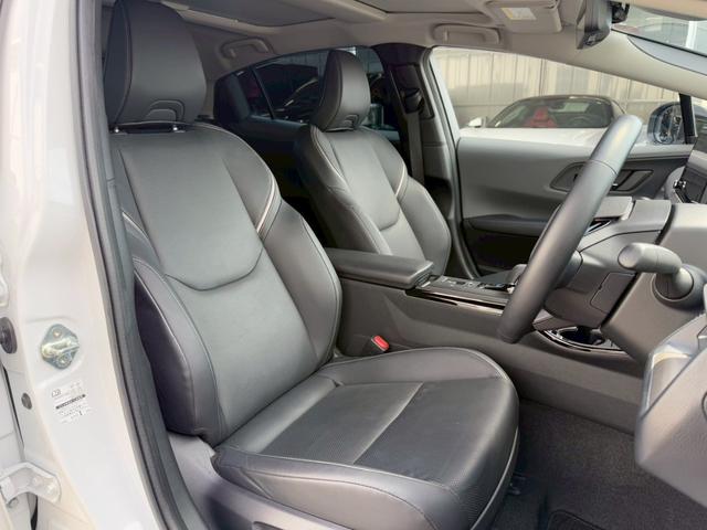 プリウス Z パノラマルーフ デジタルインナーミラー パノラミックビューモニター ブラインドスポットモニター ステアリングヒーター シートヒーター シートヒーター ワイヤレス充電 パワーバックドア パワーシート(57枚目)