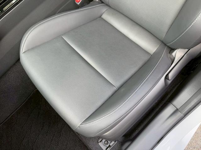 プリウス Z パノラマルーフ デジタルインナーミラー パノラミックビューモニター ブラインドスポットモニター ステアリングヒーター シートヒーター シートヒーター ワイヤレス充電 パワーバックドア パワーシート(66枚目)