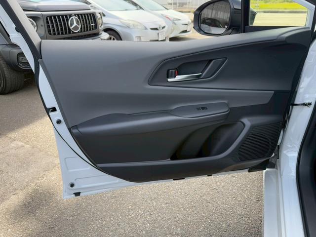 プリウス Z パノラマルーフ デジタルインナーミラー パノラミックビューモニター ブラインドスポットモニター ステアリングヒーター シートヒーター シートヒーター ワイヤレス充電 パワーバックドア パワーシート(67枚目)