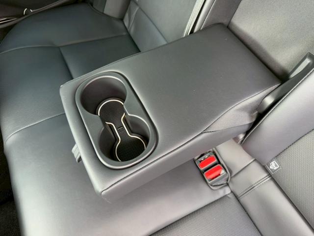 プリウス Z パノラマルーフ デジタルインナーミラー パノラミックビューモニター ブラインドスポットモニター ステアリングヒーター シートヒーター シートヒーター ワイヤレス充電 パワーバックドア パワーシート(75枚目)