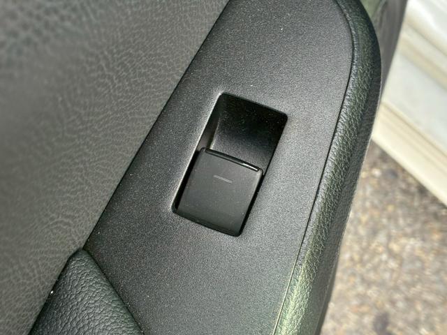 プリウス Sツーリングセレクション 純正ナビ モデリスタエアロ(F/S/R) 社外19インチアルミホイール トヨタセーフティセンス レーダークルーズコントロール バックカメラ Bluetooth接続 ドライブレコーダー シートヒーター(65枚目)