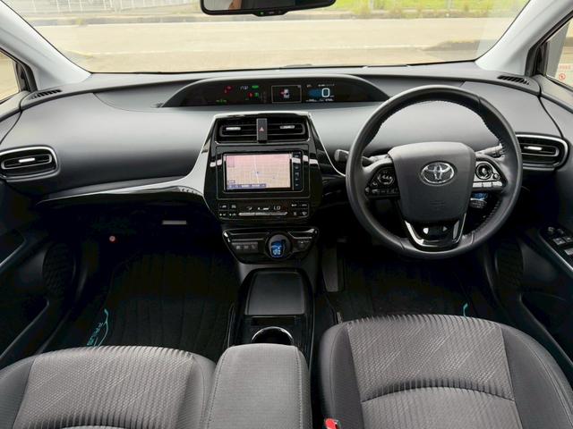 プリウス A サンルーフ モデリスタエアロICONIC モデリスタメッキガーニッシュ 社外18インチアルミホイール 純正ナビ バックカメラ ブラインドスポットモニター ヘッドアップディスプレイ フルセグTV ETC(2枚目)