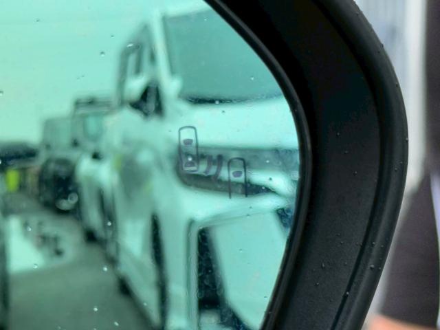 プリウス A サンルーフ モデリスタエアロICONIC モデリスタメッキガーニッシュ 社外18インチアルミホイール 純正ナビ バックカメラ ブラインドスポットモニター ヘッドアップディスプレイ フルセグTV ETC(6枚目)