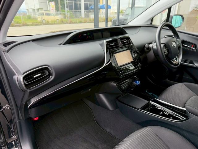 プリウス A サンルーフ モデリスタエアロICONIC モデリスタメッキガーニッシュ 社外18インチアルミホイール 純正ナビ バックカメラ ブラインドスポットモニター ヘッドアップディスプレイ フルセグTV ETC(41枚目)