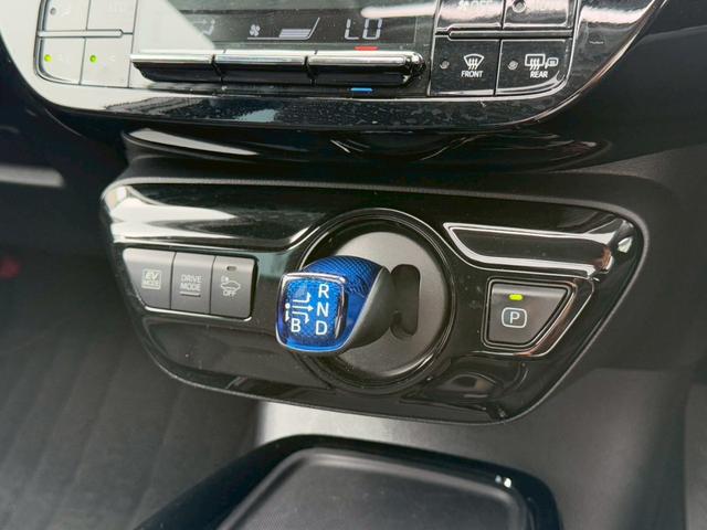 プリウス A サンルーフ モデリスタエアロICONIC モデリスタメッキガーニッシュ 社外18インチアルミホイール 純正ナビ バックカメラ ブラインドスポットモニター ヘッドアップディスプレイ フルセグTV ETC(51枚目)