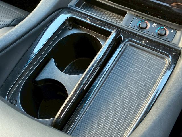 アルファード 2.5S Cパッケージ サンルーフ モデリスタエアロ(F.S.R) デジタルインナーミラー 純正フリップダウンモニター ディスプレイオーディオ 3眼LEDヘッドライト 18インチAW BSM シートヒーター ベンチレーション(57枚目)