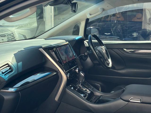 アルファード 2.5S Cパッケージ サンルーフ モデリスタエアロ(F.S.R) 12.1型フリップダウンモニター 両側パワースライドドア シートヒーター ベンチレーション パワーバックドア 純正18インチAW トヨタセーフティーセンス(40枚目)