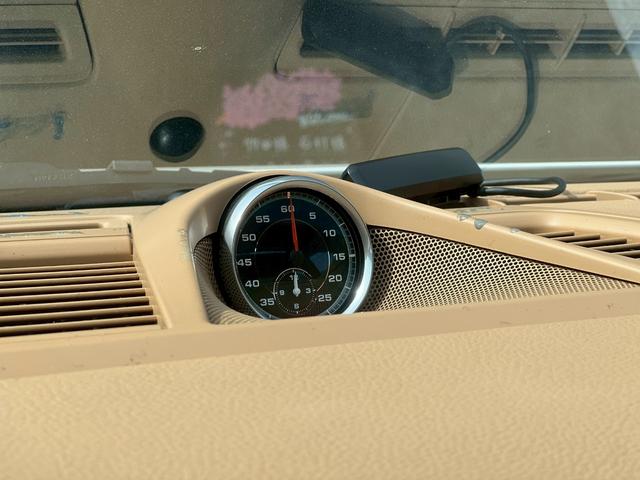 パナメーラ S 左H スポーツクロノパッケージ サンルーフ BOSWスピーカー ベージュレザーシート ベージュレザーシート パワーシート シートヒーター 電動リヤゲート 電動格納リヤウィング スポーツエキゾースト(4枚目)