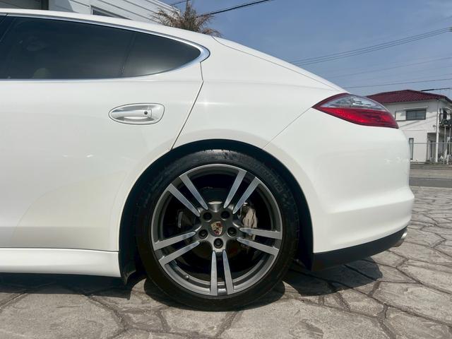 パナメーラ S 左H スポーツクロノパッケージ サンルーフ BOSWスピーカー ベージュレザーシート ベージュレザーシート パワーシート シートヒーター 電動リヤゲート 電動格納リヤウィング スポーツエキゾースト(29枚目)