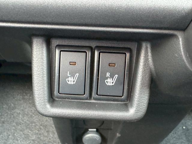 スペーシアカスタム ハイブリッドＸＳターボ　白黒ツートンカラー　ハイブリッドＸＳターボ　両側パワースライドドア　全方位モニター　純正９インチナビ　　ＴＶ　　セーフティサポート　１５ＡＷ　スマートキーハーフレザーシート　ステアリングヒーターＨＵＤ（7枚目）