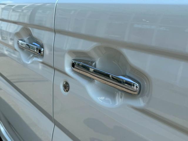 スペーシアカスタム ハイブリッドＸＳターボ　白黒ツートンカラー　ハイブリッドＸＳターボ　両側パワースライドドア　全方位モニター　純正９インチナビ　　ＴＶ　　セーフティサポート　１５ＡＷ　スマートキーハーフレザーシート　ステアリングヒーターＨＵＤ（18枚目）