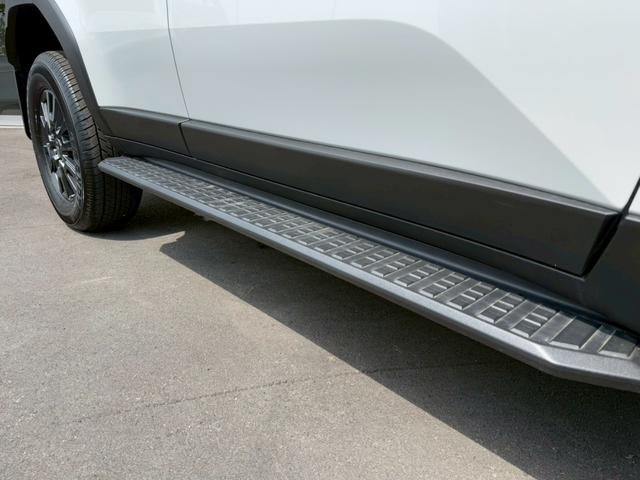 ランドクルーザー２５０ ＶＸ　サンルーフ　ＪＢＬサウンドシステム　トヨタチームメイト　デジタルインナーミラー　パノラミックビューモニター　７人乗り　黒革シート　レーダークルーズコントロール　ＢＳＭ　１８インチＡＷ　　シートヒーター（15枚目）