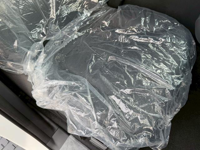 ランドクルーザー２５０ ＶＸ　サンルーフ　ＪＢＬサウンドシステム　トヨタチームメイト　デジタルインナーミラー　パノラミックビューモニター　７人乗り　黒革シート　レーダークルーズコントロール　ＢＳＭ　１８インチＡＷ　　シートヒーター（61枚目）