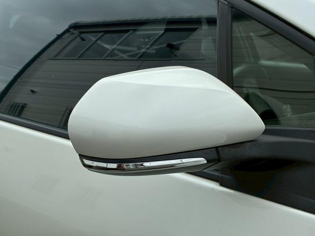 プリウス A 9インチナビ モデリスタエアロ(F.S.R) 寒冷地仕様ヘッドアップディスプレイ ブラインドスポットモニター クリアランスソナー バックカメラ LDA PCS リアフォグランプ 純正15インチAW(17枚目)