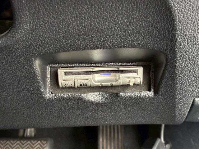 プリウス A 9インチナビ モデリスタエアロ(F.S.R) 寒冷地仕様ヘッドアップディスプレイ ブラインドスポットモニター クリアランスソナー バックカメラ LDA PCS リアフォグランプ 純正15インチAW(46枚目)