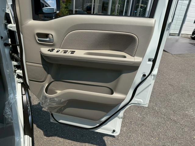 エブリイワゴン ＰＺターボスペシャル　ハイルーフ　ＬＥＤヘッドライト　両側電動スライドドア　電動オートステップ　純正１４インチアルミホイール　革巻きステアリング　デュアルカメラブレーキサポート　シートヒーター　スマートキープッシュスタート（57枚目）