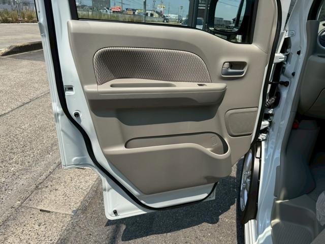 エブリイワゴン ＰＺターボスペシャル　ハイルーフ　ＬＥＤヘッドライト　両側電動スライドドア　電動オートステップ　純正１４インチアルミホイール　革巻きステアリング　デュアルカメラブレーキサポート　シートヒーター　スマートキープッシュスタート（60枚目）