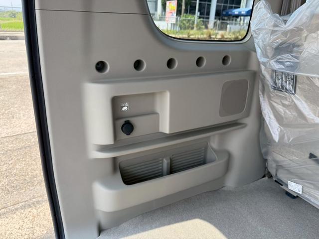 エブリイワゴン ＰＺターボスペシャル　ハイルーフ　ＬＥＤヘッドライト　両側電動スライドドア　電動オートステップ　純正１４インチアルミホイール　革巻きステアリング　デュアルカメラブレーキサポート　シートヒーター　スマートキープッシュスタート（69枚目）