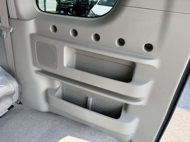 エブリイワゴン ＰＺターボスペシャル　ハイルーフ　ＬＥＤヘッドライト　両側電動スライドドア　電動オートステップ　純正１４インチアルミホイール　革巻きステアリング　デュアルカメラブレーキサポート　シートヒーター　スマートキープッシュスタート（70枚目）