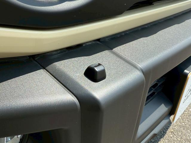 ジムニー ＸＣ　スズキセーフティーサポート　運転席助手席シートヒーター　ＬＥＤヘッドライト　クルーズコントロール　ステアリングスイッチ　スマートキー　プッシュボタンスタート　背面スペアタイヤ　電動ミラー　オートライト（13枚目）