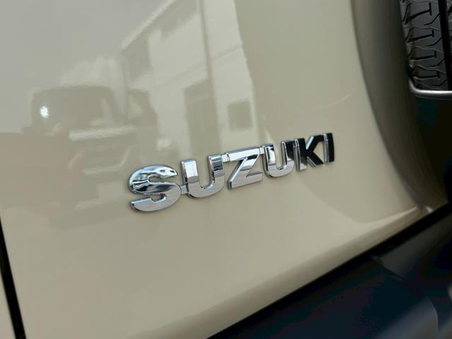 ジムニー ＸＣ　スズキセーフティーサポート　運転席助手席シートヒーター　ＬＥＤヘッドライト　クルーズコントロール　ステアリングスイッチ　スマートキー　プッシュボタンスタート　背面スペアタイヤ　電動ミラー　オートライト（31枚目）