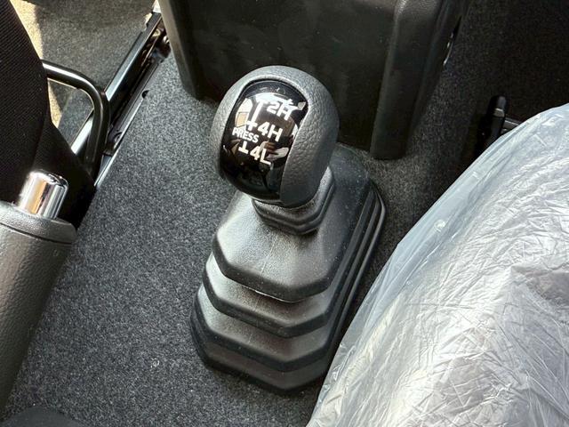 ジムニー ＸＣ　スズキセーフティーサポート　運転席助手席シートヒーター　ＬＥＤヘッドライト　クルーズコントロール　ステアリングスイッチ　スマートキー　プッシュボタンスタート　背面スペアタイヤ　電動ミラー　オートライト（54枚目）