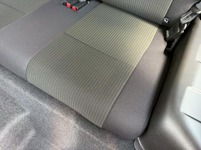 ジムニー ＸＣ　スズキセーフティーサポート　運転席助手席シートヒーター　ＬＥＤヘッドライト　クルーズコントロール　ステアリングスイッチ　スマートキー　プッシュボタンスタート　背面スペアタイヤ　電動ミラー　オートライト（71枚目）