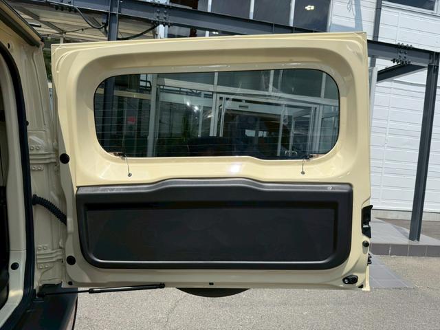 ジムニー ＸＣ　スズキセーフティーサポート　運転席助手席シートヒーター　ＬＥＤヘッドライト　クルーズコントロール　ステアリングスイッチ　スマートキー　プッシュボタンスタート　背面スペアタイヤ　電動ミラー　オートライト（75枚目）