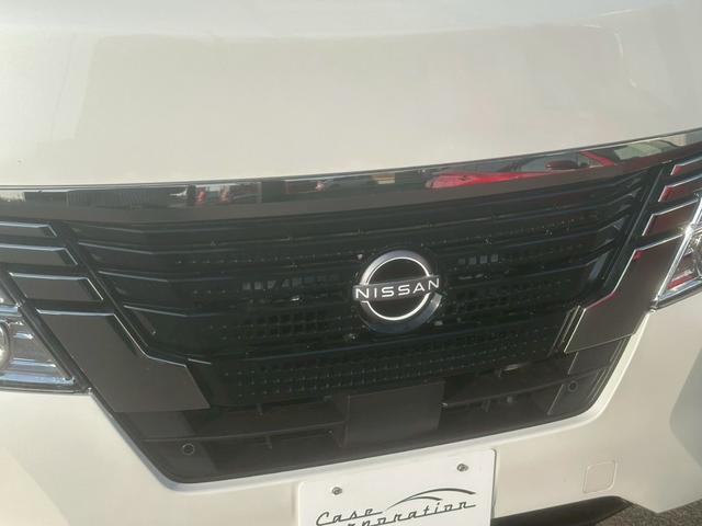 キャラバン ロンググランドプレミアムＧＸ　登録済未使用車　デジタルインナーミラー　アラウンドビューモニター　左側パワースライドドア　イージークローザー　クリアランスソナー　ＬＥＤヘッドライト　インテリキー　純正１５インチＡＷ　スペアタイヤ（12枚目）