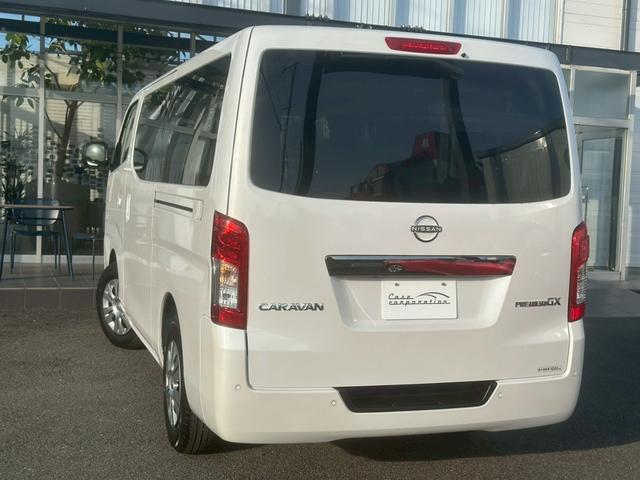 キャラバン ロンググランドプレミアムＧＸ　登録済未使用車　デジタルインナーミラー　アラウンドビューモニター　左側パワースライドドア　イージークローザー　クリアランスソナー　ＬＥＤヘッドライト　インテリキー　純正１５インチＡＷ　スペアタイヤ（21枚目）