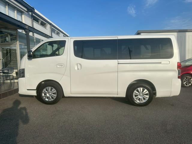 キャラバン ロンググランドプレミアムＧＸ　登録済未使用車　デジタルインナーミラー　アラウンドビューモニター　左側パワースライドドア　イージークローザー　クリアランスソナー　ＬＥＤヘッドライト　インテリキー　純正１５インチＡＷ　スペアタイヤ（31枚目）