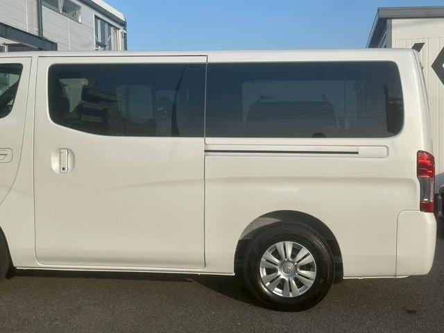 キャラバン ロンググランドプレミアムＧＸ　登録済未使用車　デジタルインナーミラー　アラウンドビューモニター　左側パワースライドドア　イージークローザー　クリアランスソナー　ＬＥＤヘッドライト　インテリキー　純正１５インチＡＷ　スペアタイヤ（32枚目）